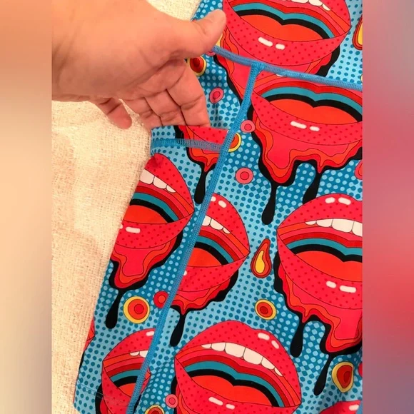Constantly Varied Gear Colorful Lips Shorts
Women’s size small - Picture 3 of 9